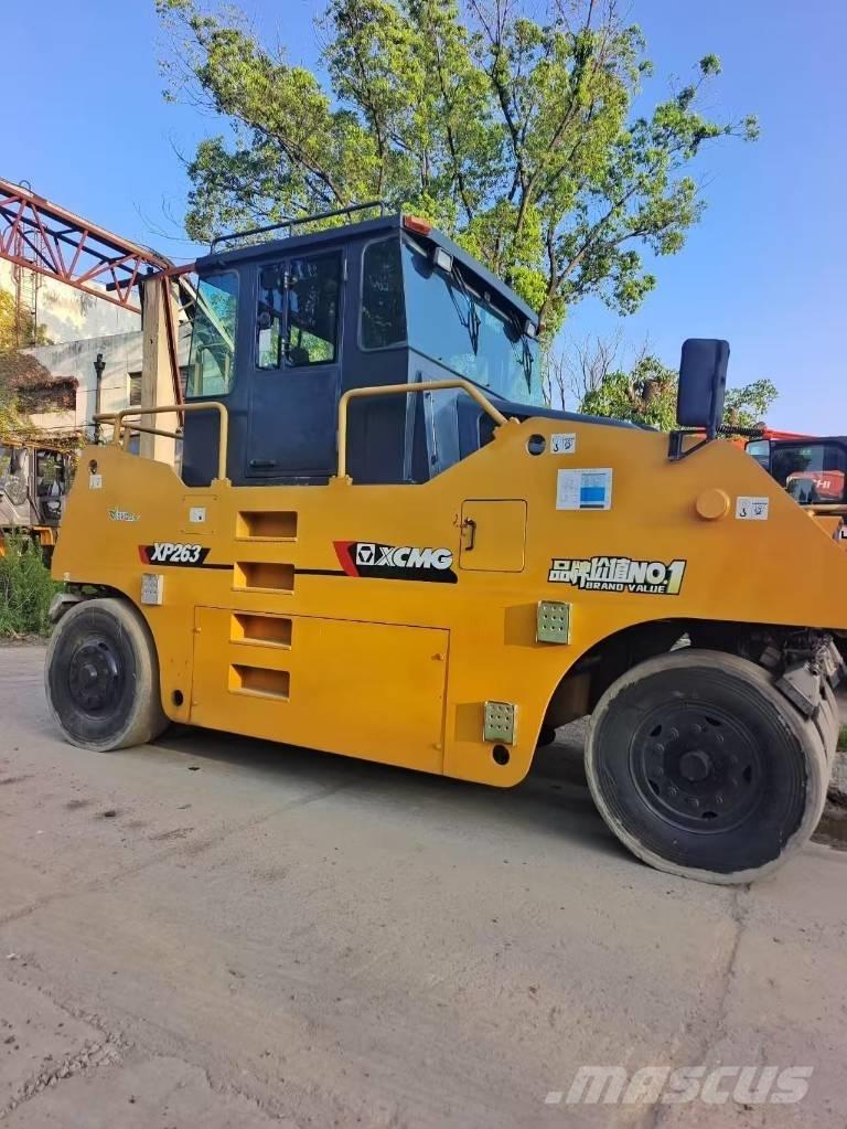 XCMG XP 263 Rodillos sobre neumáticos
