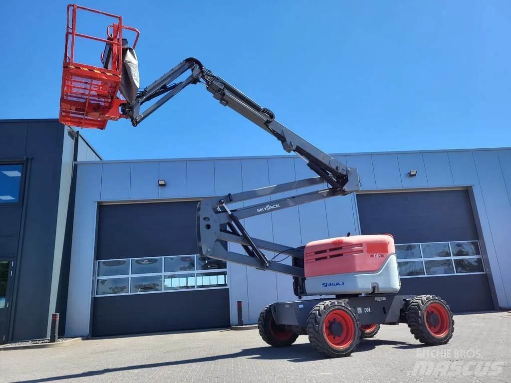 SkyJack SJ 46AJ Plataforma de trabajo articulada