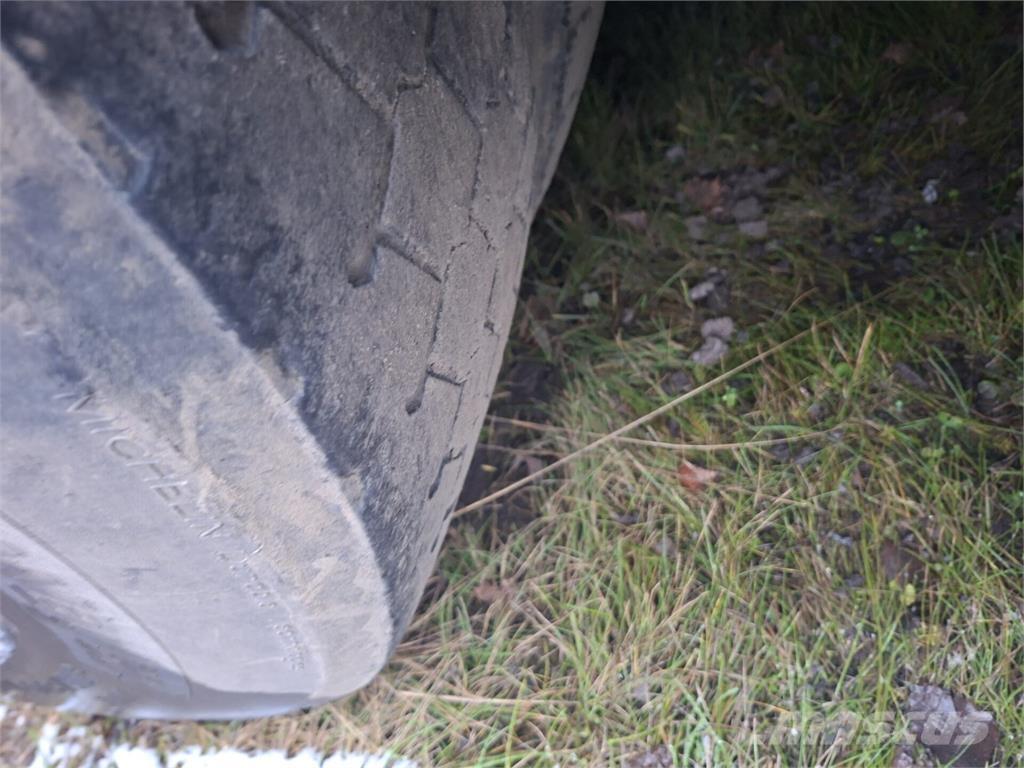 Scania R164 Camiones bañeras basculantes o volquetes