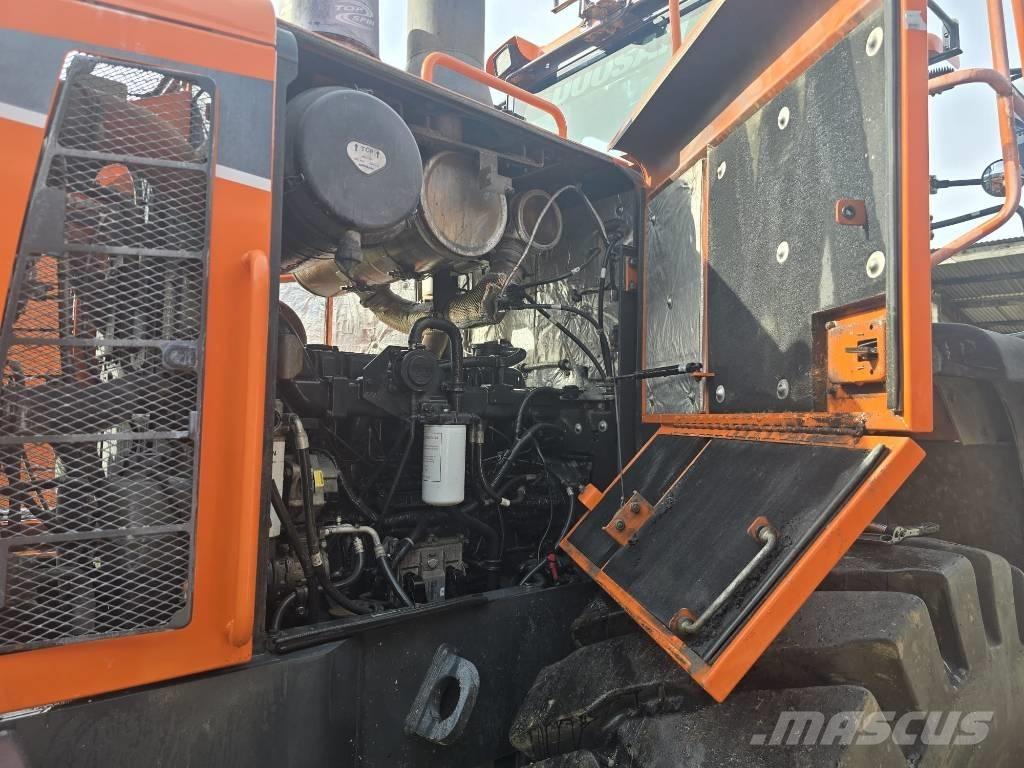 Doosan DL 300-5 Cargadoras sobre ruedas