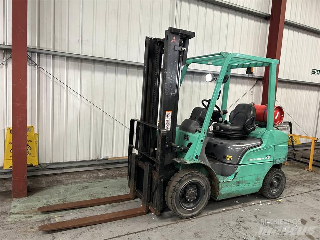 Mitsubishi FG25NT Carretillas LPG