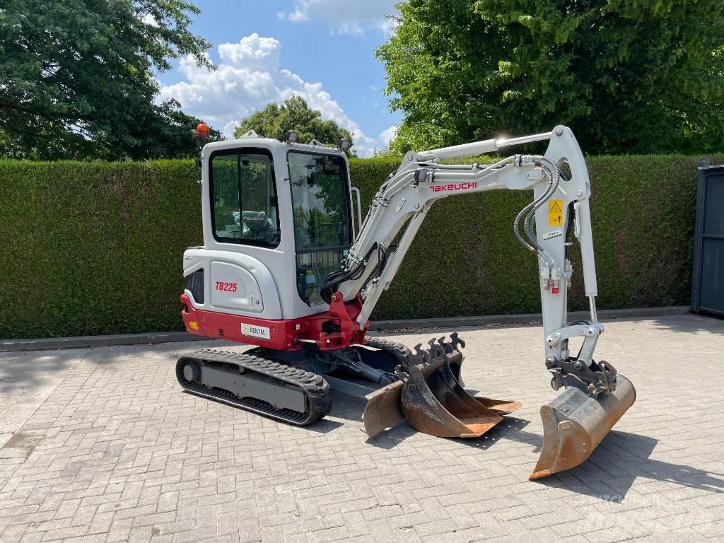 Takeuchi TB 225 Mini excavadoras < 7t