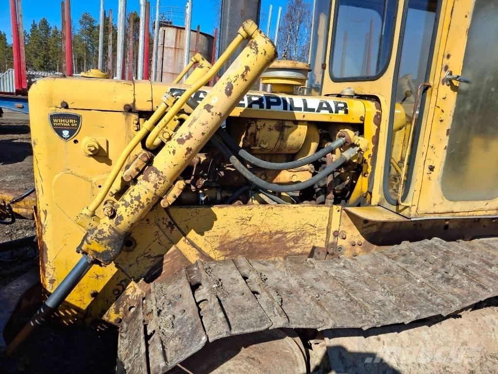 CAT D 4 D Buldozer sobre oruga