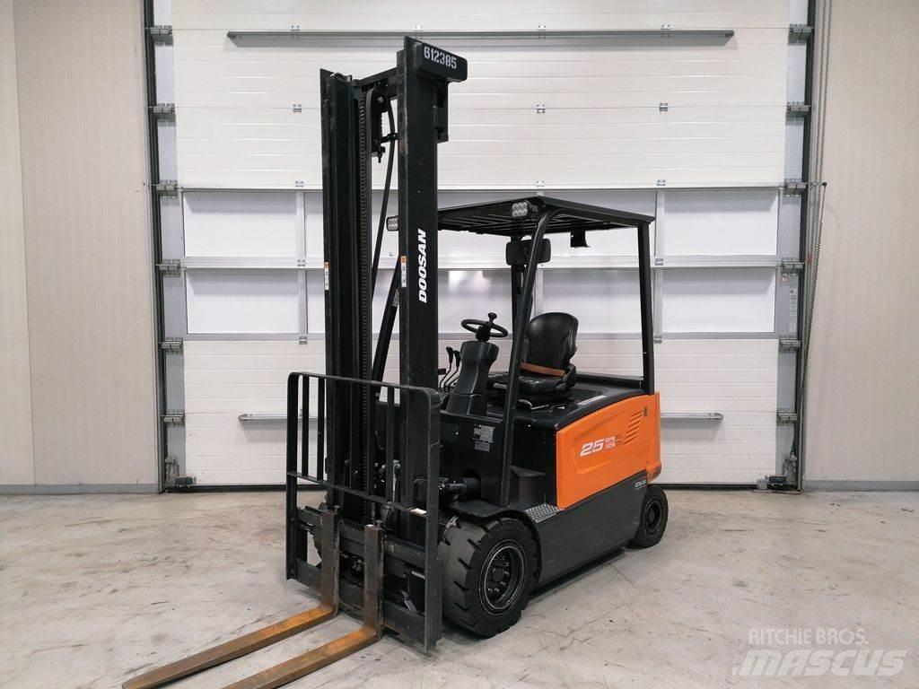 Doosan B25X-7 Carretillas de horquilla eléctrica