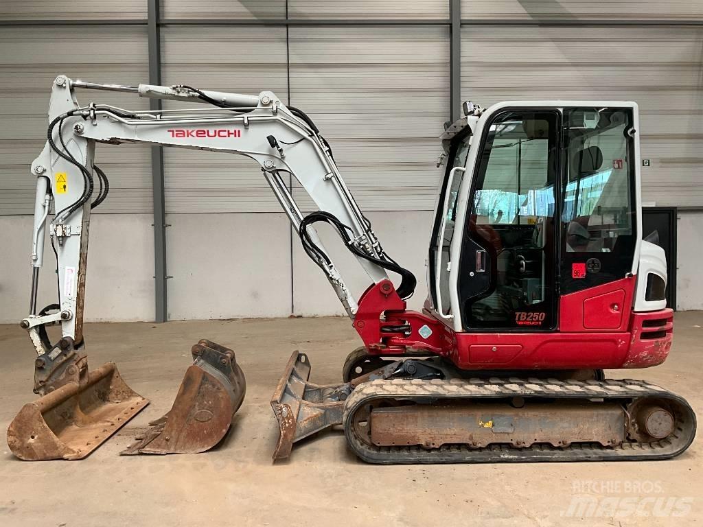 Takeuchi TB 250-2 Mini excavadoras < 7t