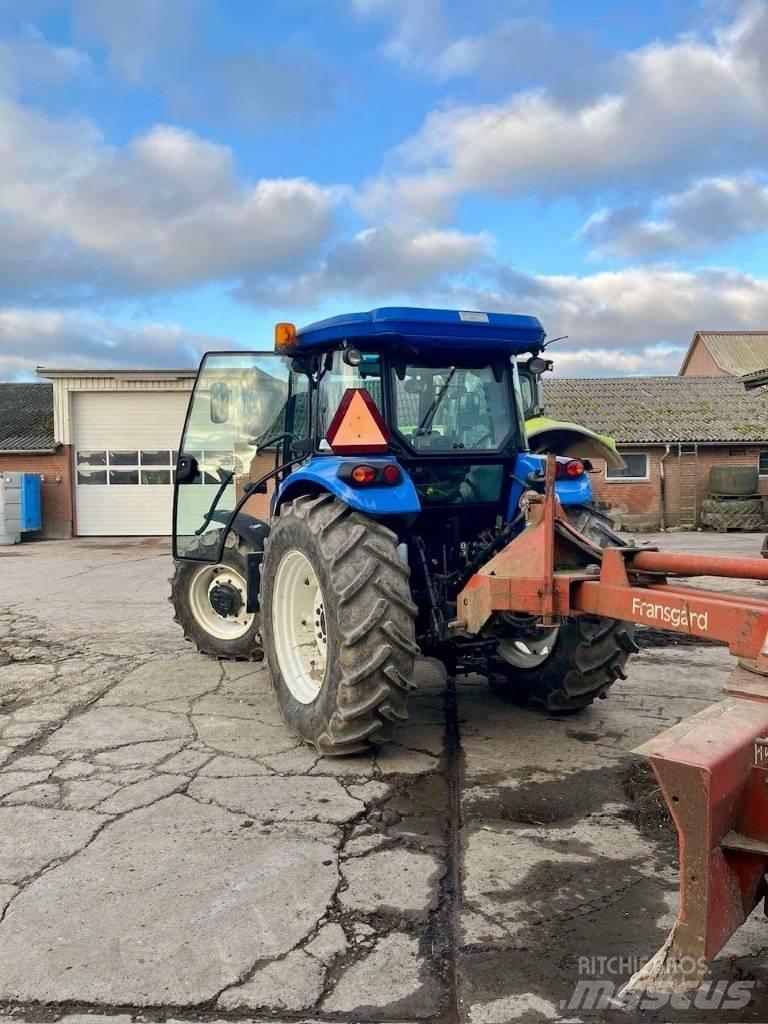 New Holland TD 5.95 Tractores