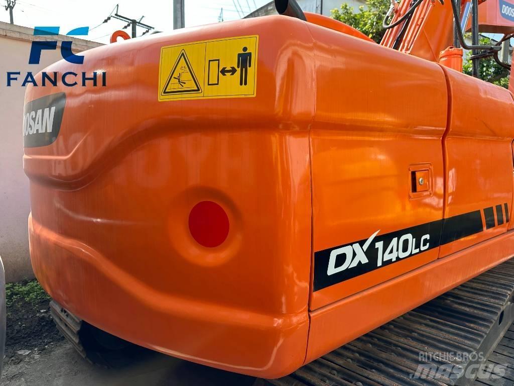 Doosan DX 140 LC Excavadoras de ruedas