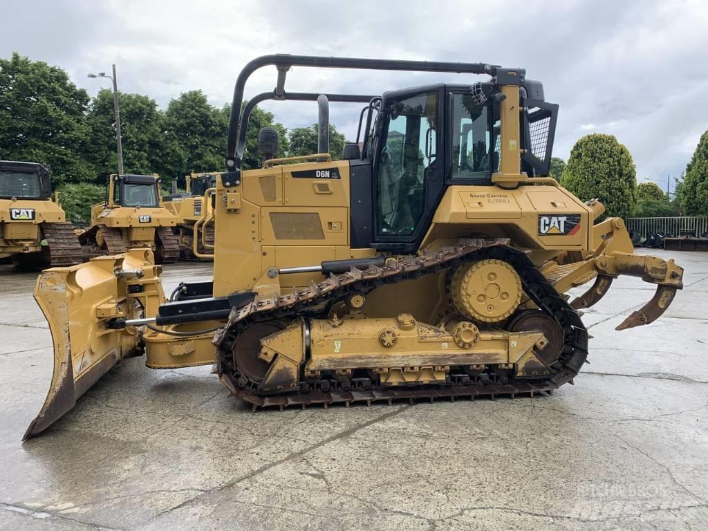 CAT D 6 N XL Buldozer sobre oruga