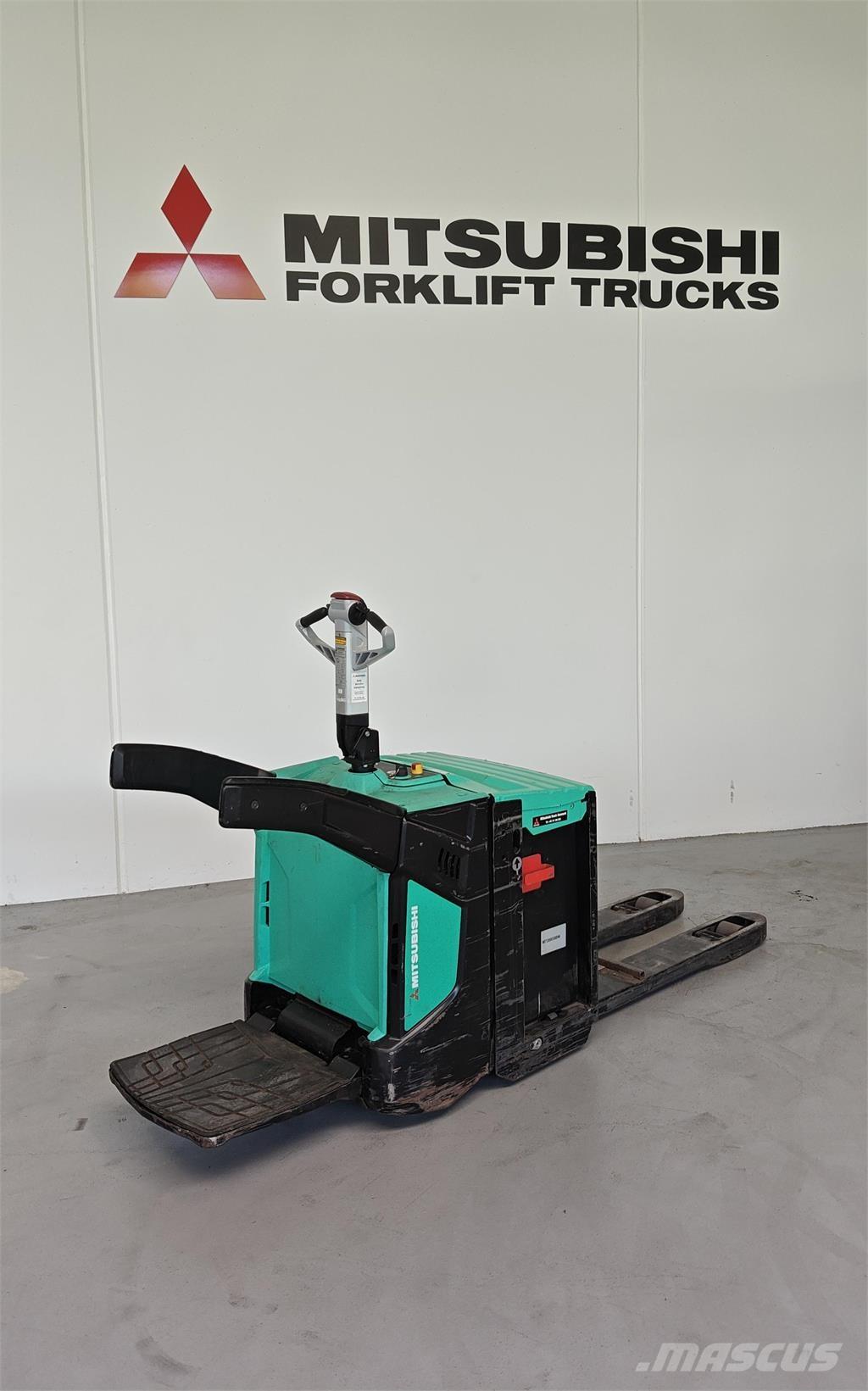 Mitsubishi PBV20N2 Plataforma con motor