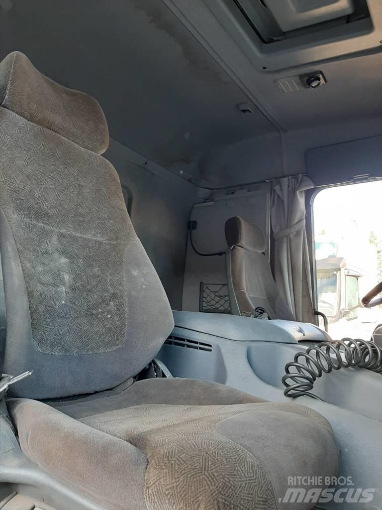 Scania P 124 Camiones polibrazo