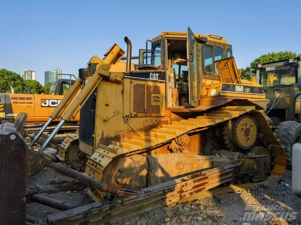 CAT D 6 R Buldozer sobre oruga