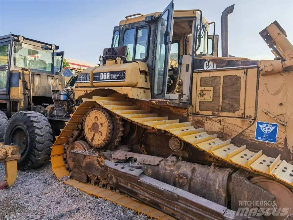CAT D 6 R Buldozer sobre oruga