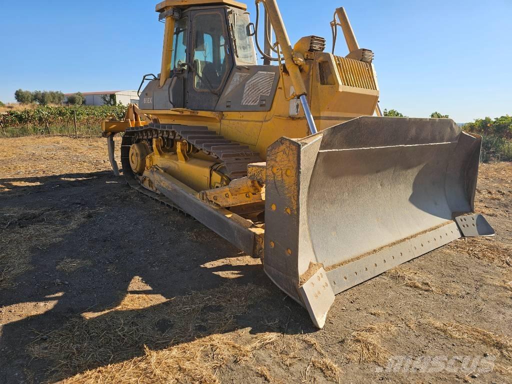 Komatsu D 65 EX 12 Buldozer sobre oruga