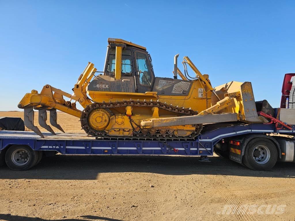 Komatsu D 65 EX 12 Buldozer sobre oruga