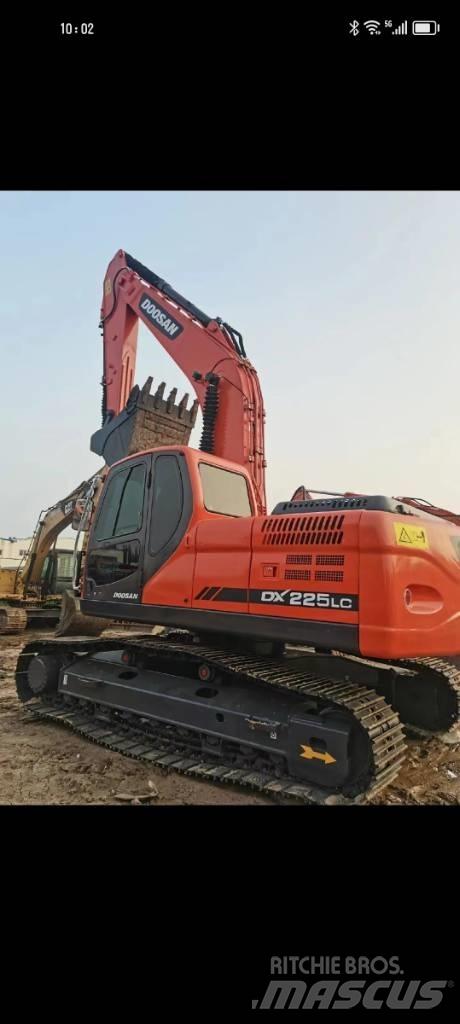 Doosan DX 220 Excavadoras de cadenas