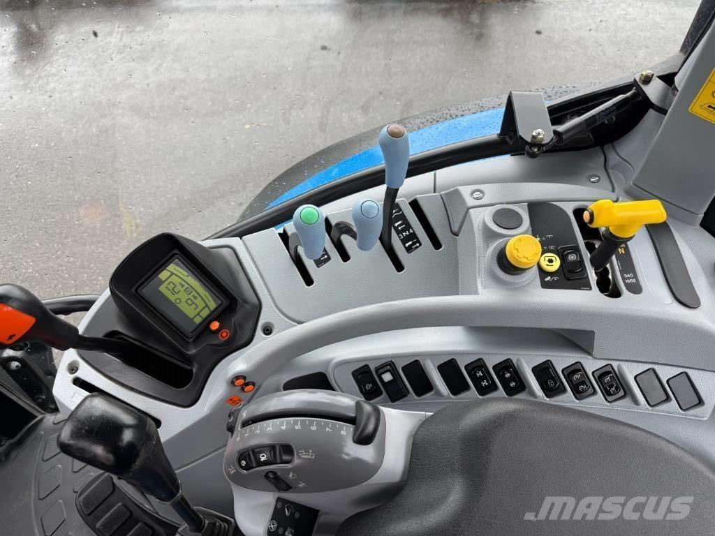 New Holland T 6040 Tractores