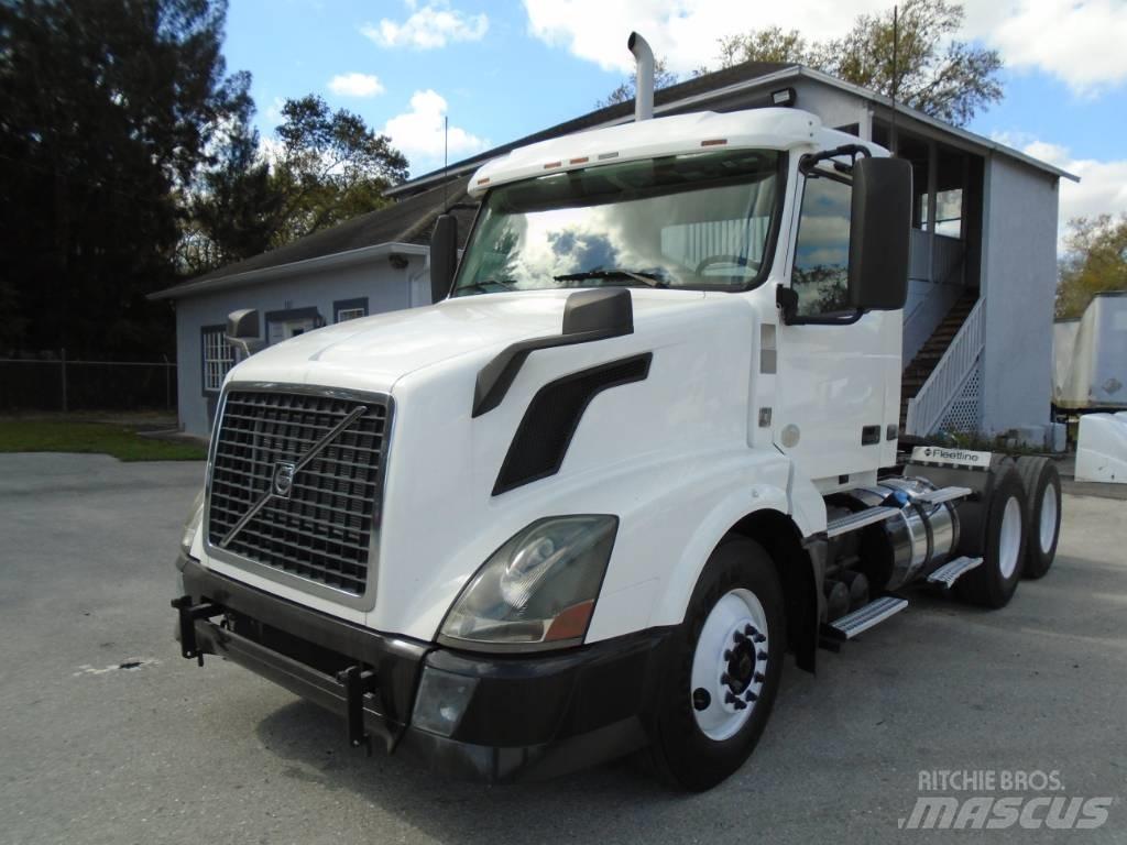 Volvo VNL 64 300 Cabezas tractoras