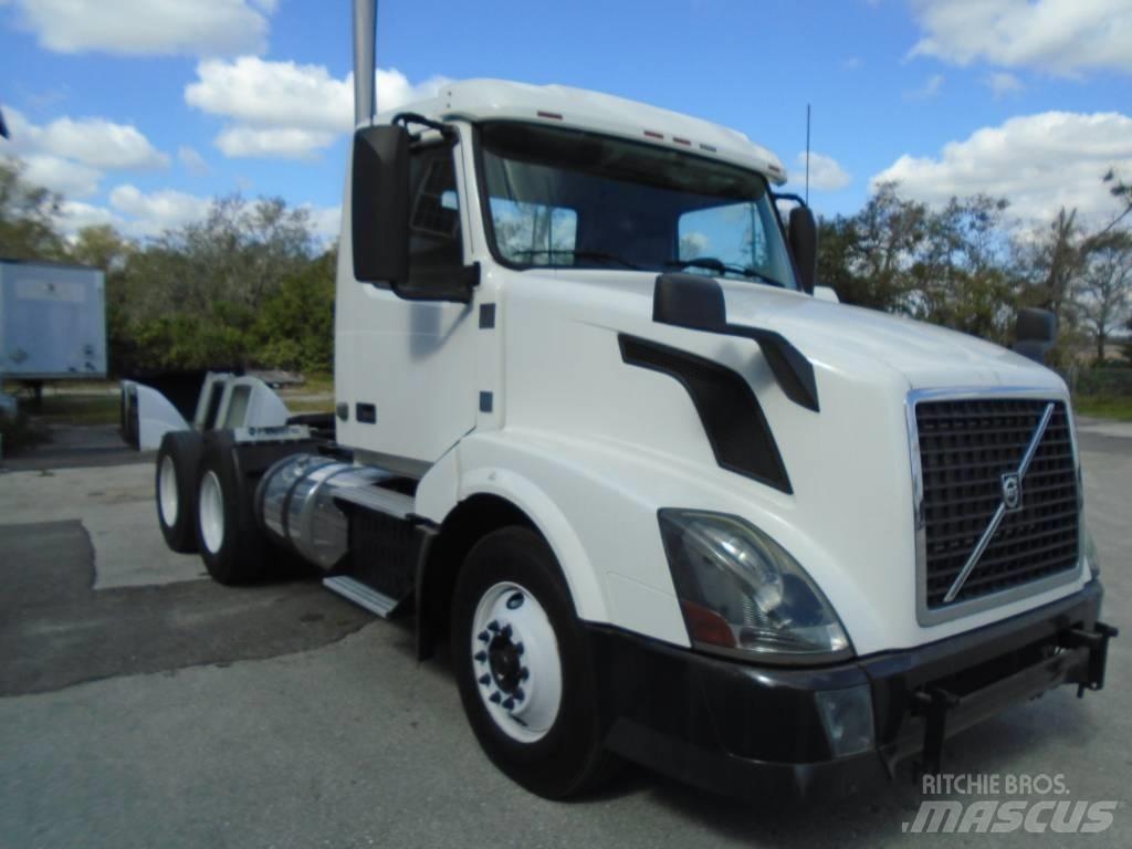 Volvo VNL 64 300 Cabezas tractoras
