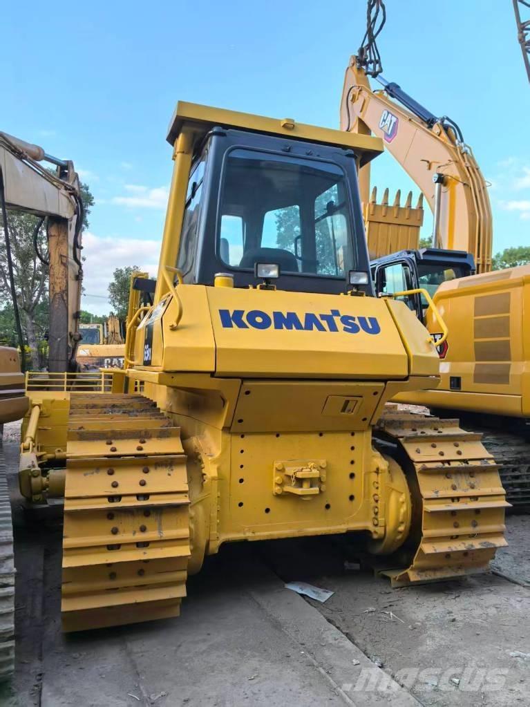 Komatsu D 65 PX-12 Buldozer sobre oruga