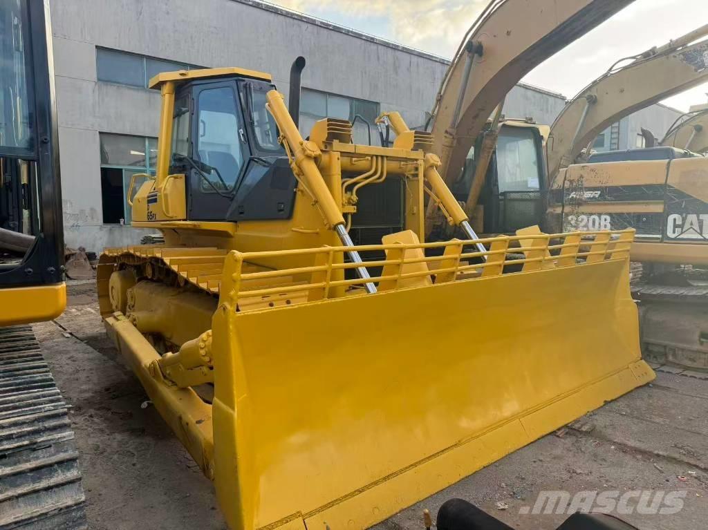 Komatsu D 65 PX-12 Buldozer sobre oruga