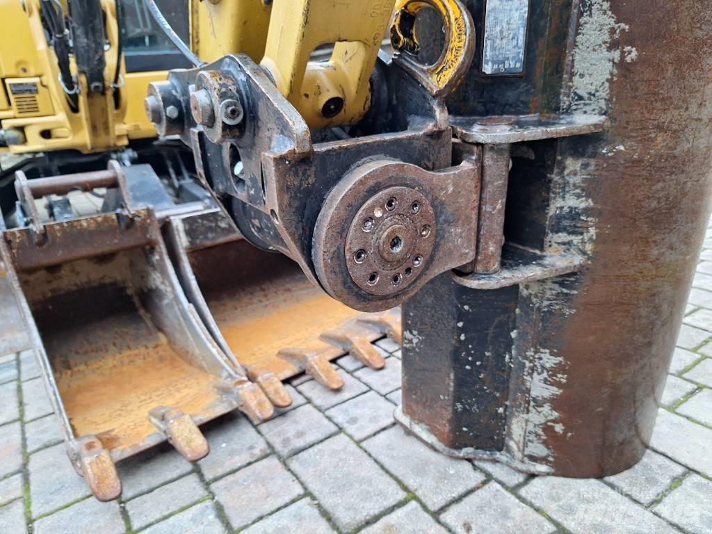 CAT 305 E2 + Powertilt Mini excavadoras < 7t
