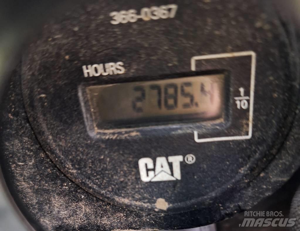 CAT 305 E2 + Powertilt Mini excavadoras < 7t