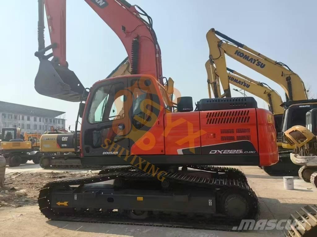 Doosan DX 225 LCA Excavadoras de cadenas