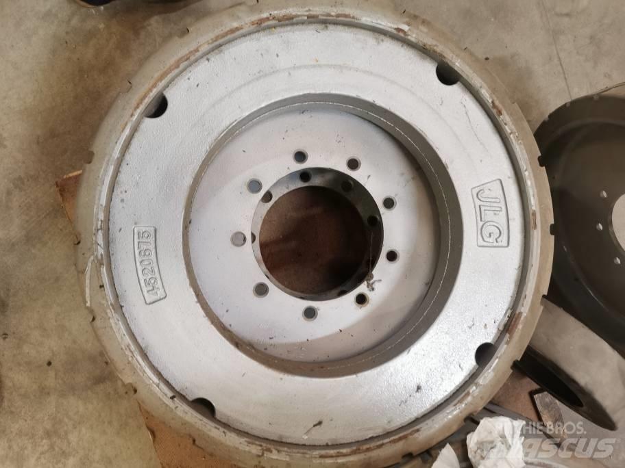 JLG E 300 AJP Neumáticos, ruedas y llantas