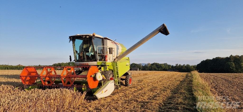 CLAAS Avero 240 Cosechadoras combinadas