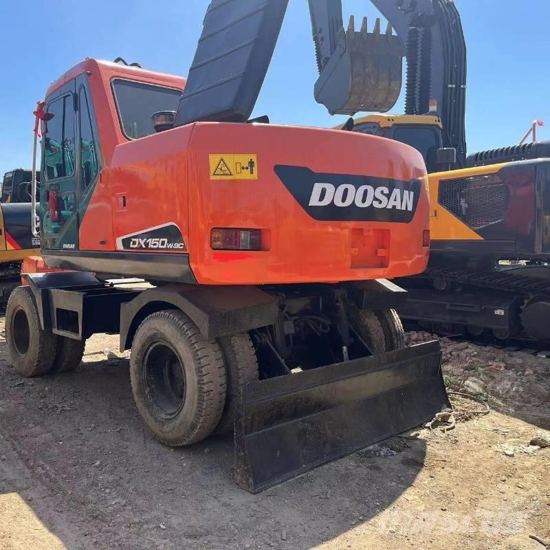 Doosan DX150w Excavadoras de ruedas