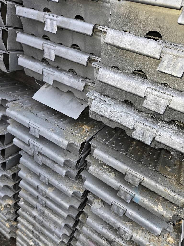 Peri UP T72 Andamios