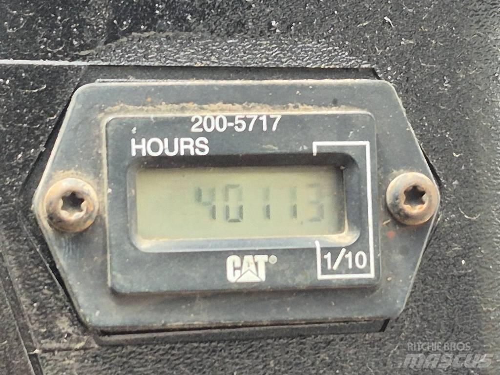 CAT 236 B Minicargadoras