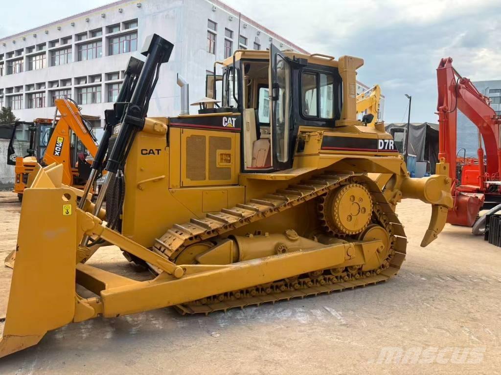 CAT D 7 R Buldozer sobre oruga