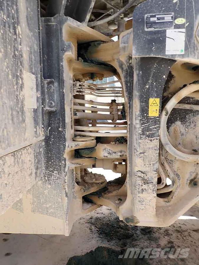 Komatsu WA600-8EO Cargadoras sobre ruedas