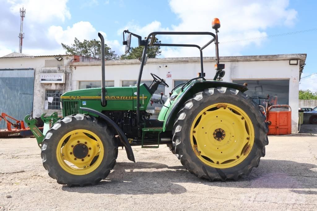 John Deere 5400 Tractores