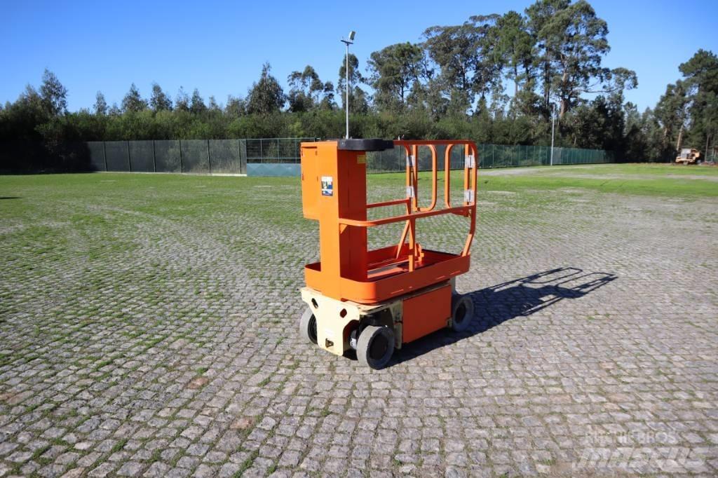 JLG 1230ES Ascensores de personal y montacargas de acceso