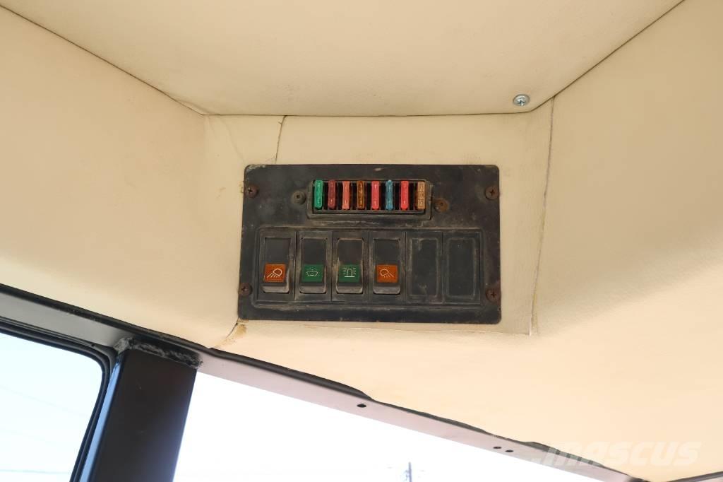 John Deere 5500 STD Tractores