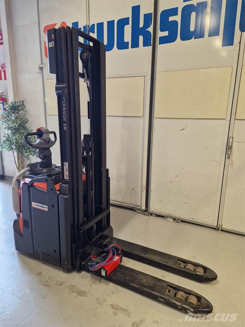 Toyota SPE120L Apiladores eléctricos autopropulsados