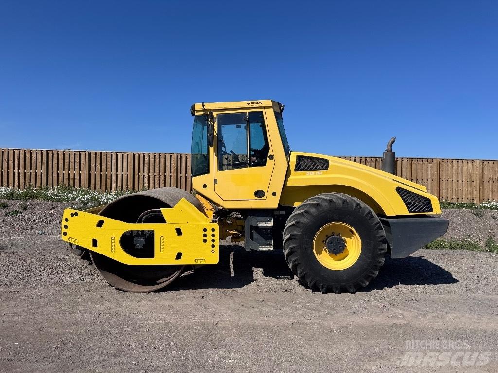 Bomag BW 213 D H-4 Rodillos de un solo tambor