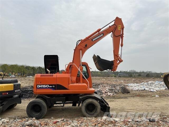Doosan DH150W Excavadoras de ruedas