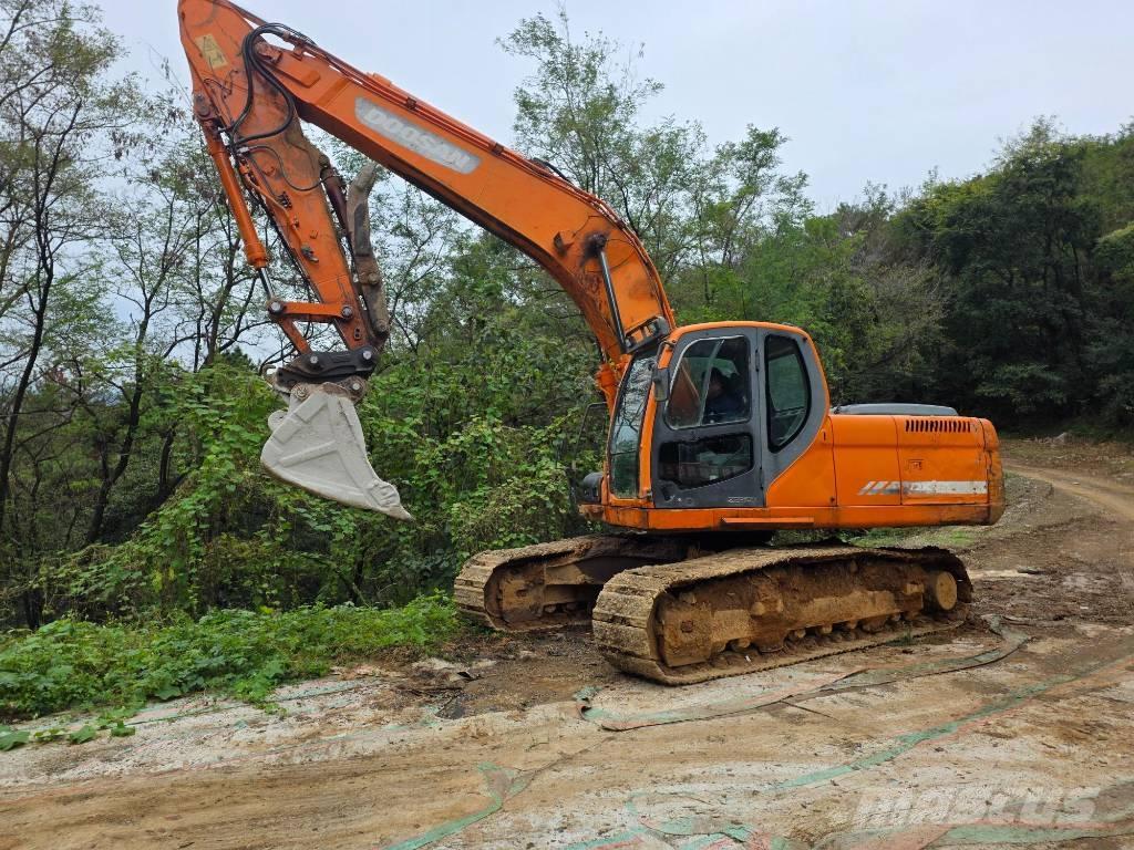 Doosan DX 220 LCA Excavadoras de cadenas