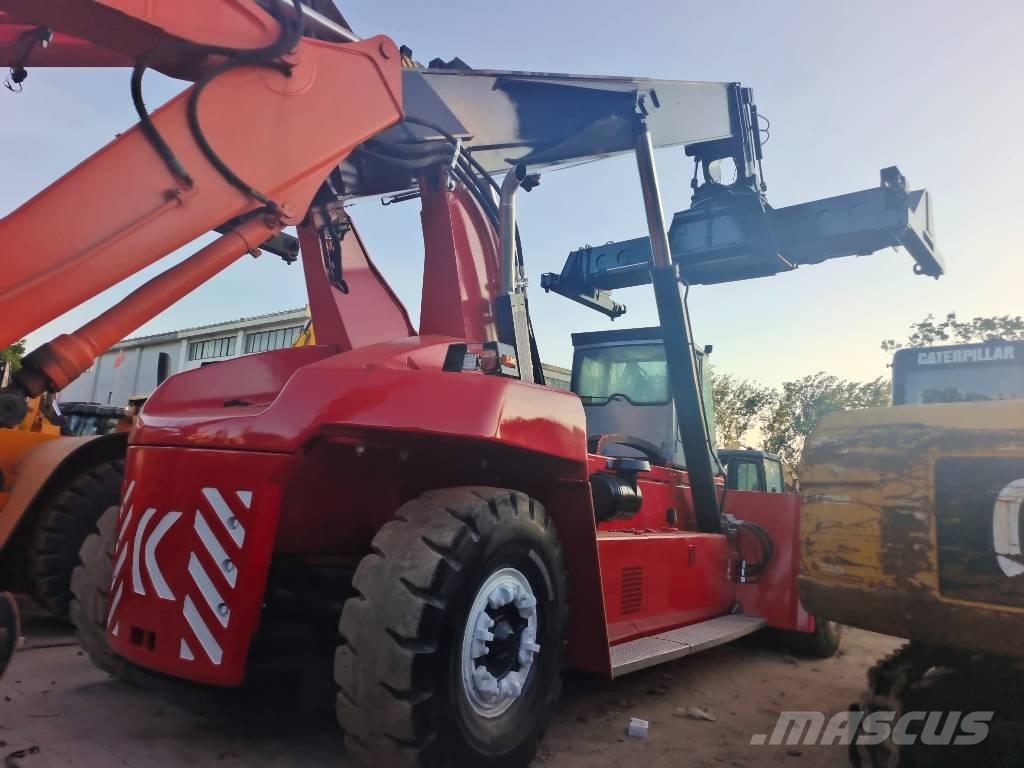 Kalmar DRF 450 Manipulador de contenedores