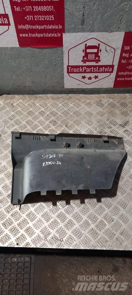 Scania 94 D.   1390074 Cabinas e interior