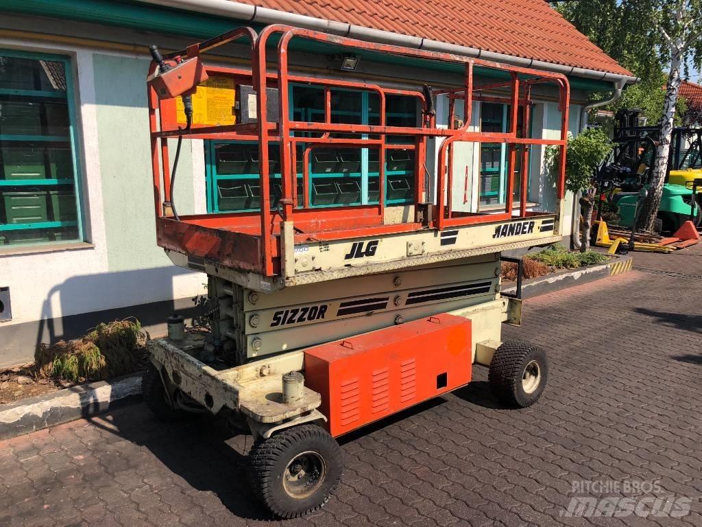 JLG CM2558    V-3343 Ascensores de personal y montacargas de acceso