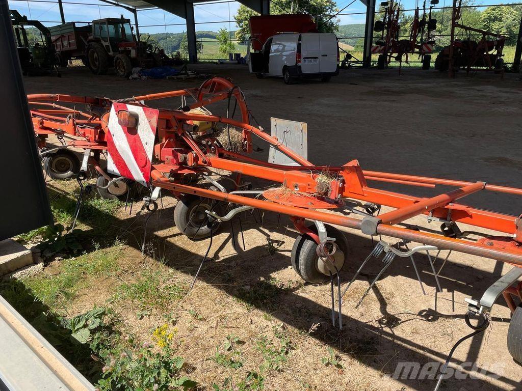 Fella TH 800 Rastrillos y henificadores