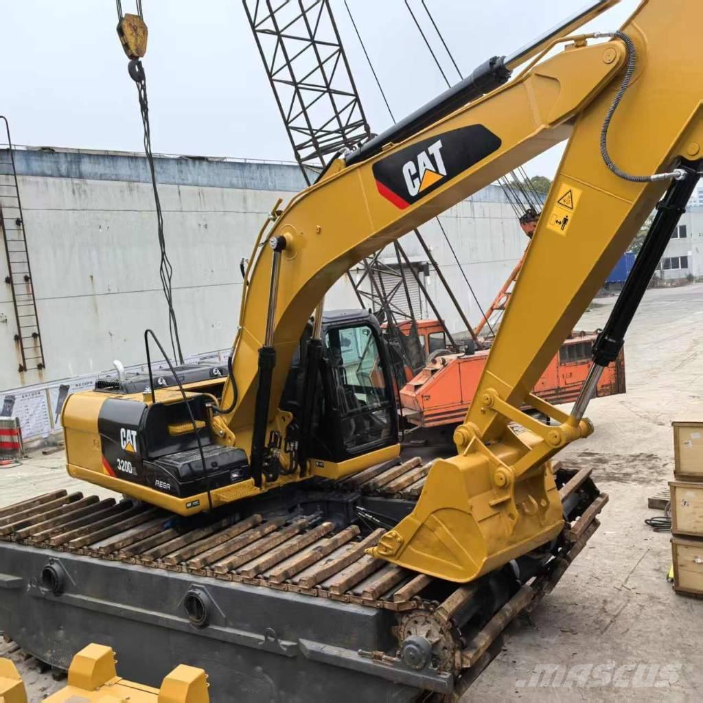 CAT 320 D Excavadoras anfibio