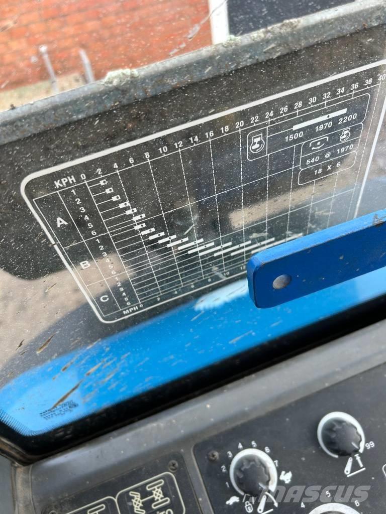 New Holland 8360 Tractores