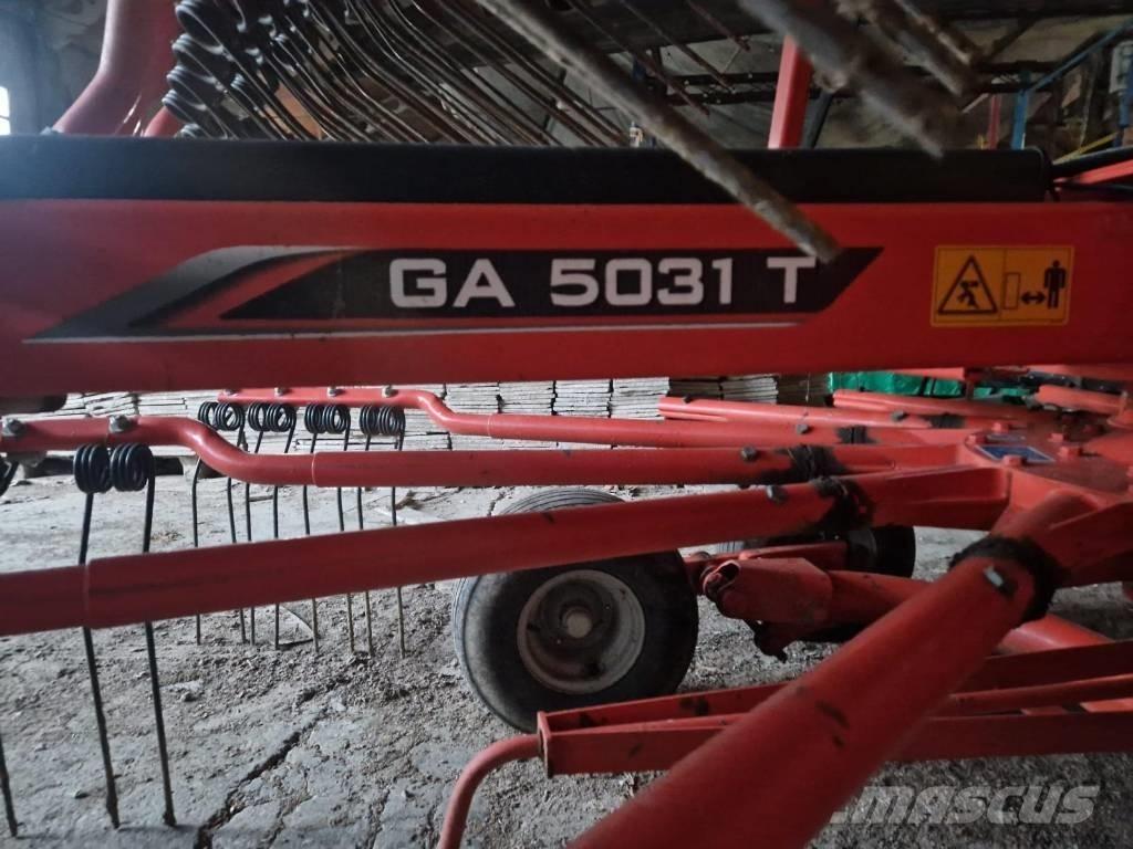 Kuhn 5031T Rastrillos y henificadores