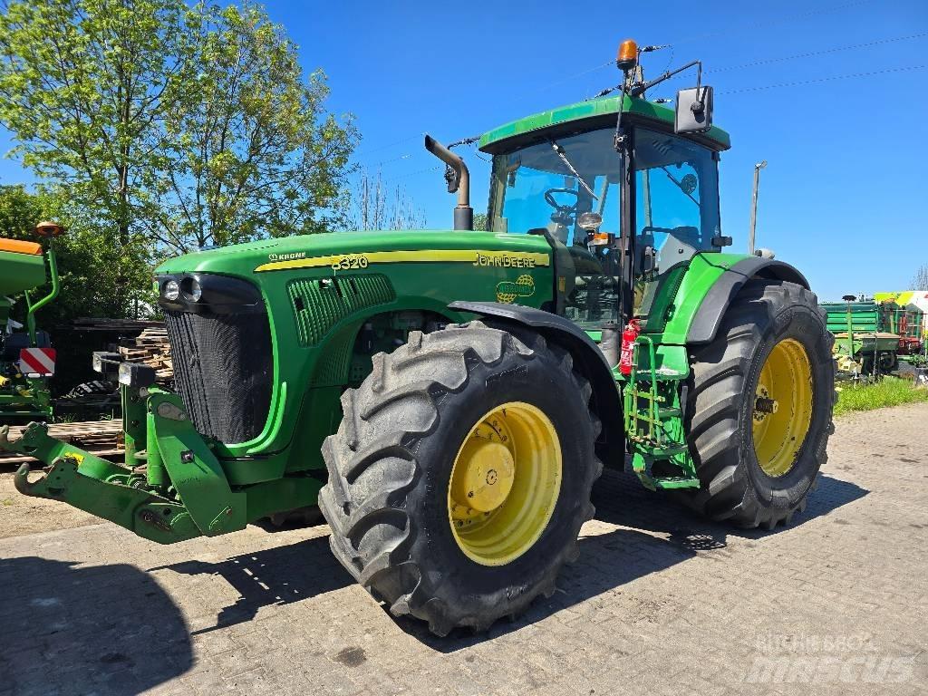 John Deere 8320 Tractores