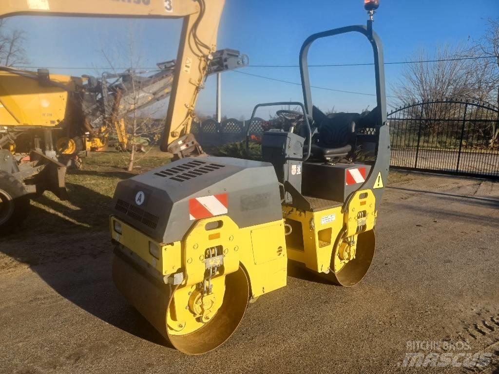 Bomag BW 100 AD-3 Rodillos de doble tambor